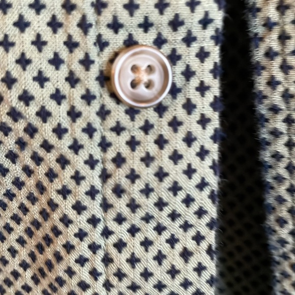 Green and black textured diamond design short sleeve button shirt - Picture 3 of 6